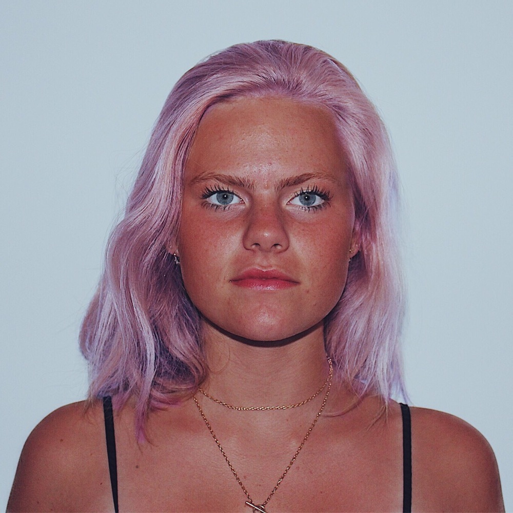 Meet your Posher, Claire